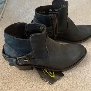 Women’s ankle height cowboy boots (tags still on)